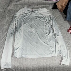 COPY - Athletic long sleeve shirt size medium